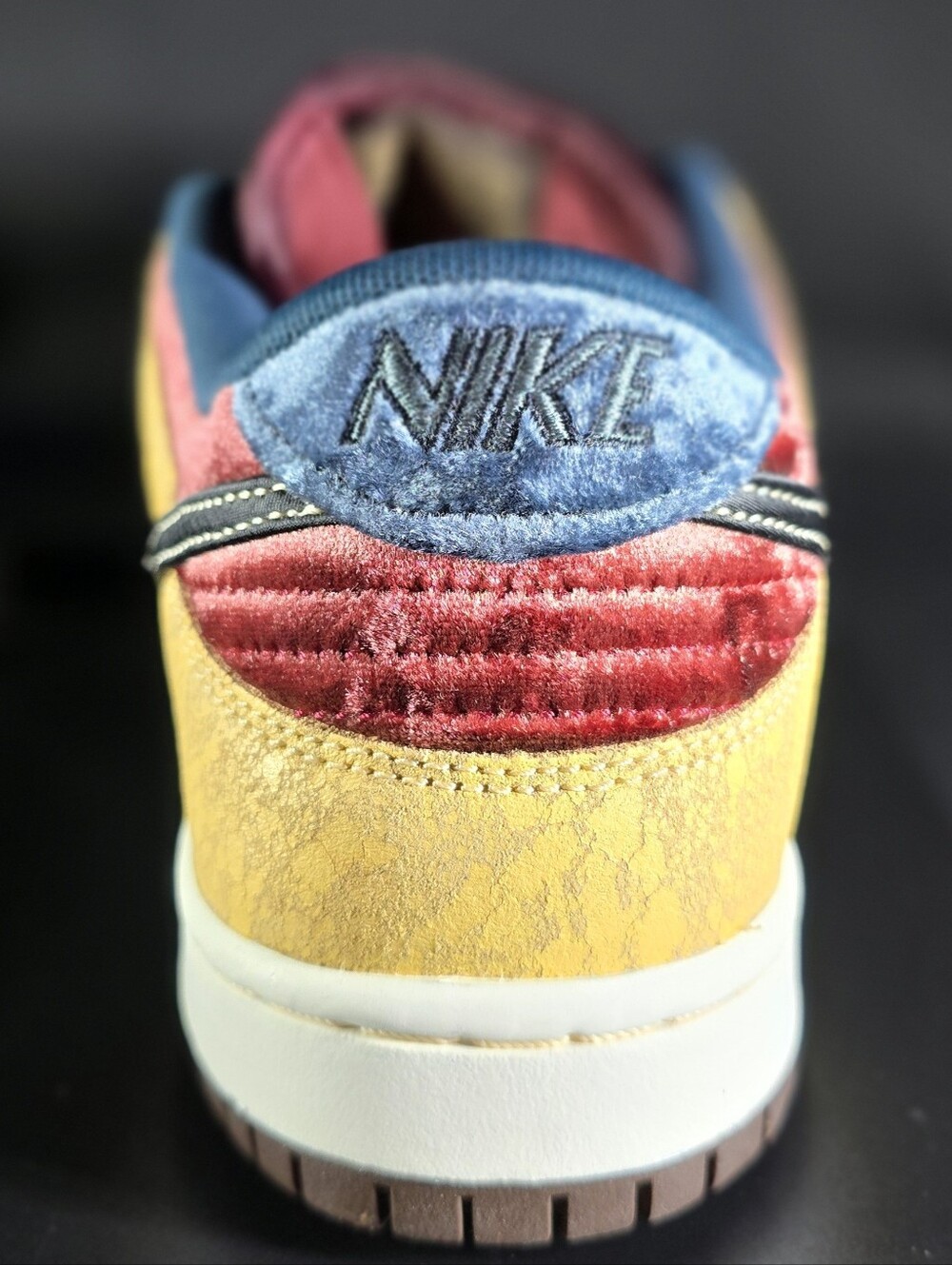 💎SOLD💎Nike SB Dunk Low Pro 'City Of Cinema' FZ1278-200 8 Men/9.5 Women - Picture 12 of 13
